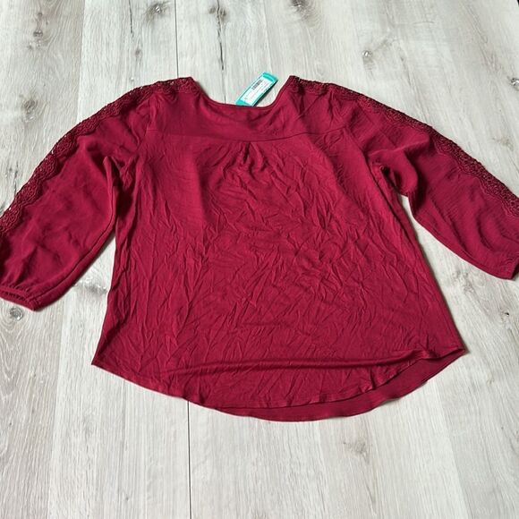 FORTUNE + IVY
Allison Mixed Material Blouse Red MP Stitch Fix Nwt - Picture 4 of 4